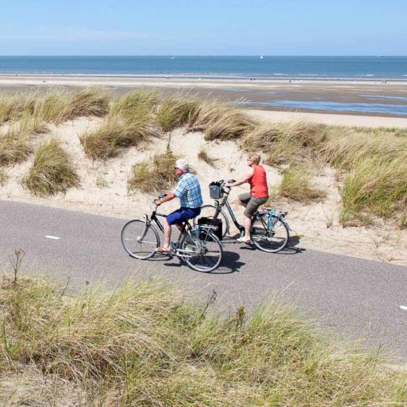 fietsen door de duinen